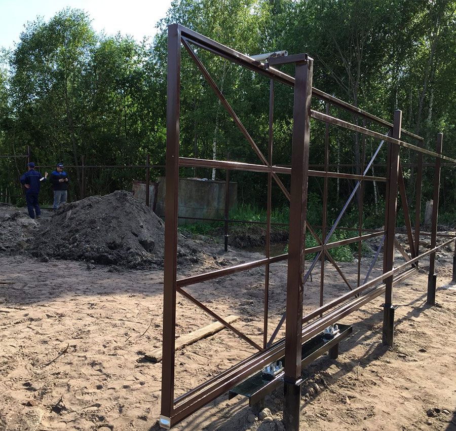 Варианты ворот на винтовых сваях в Забайкальском крае